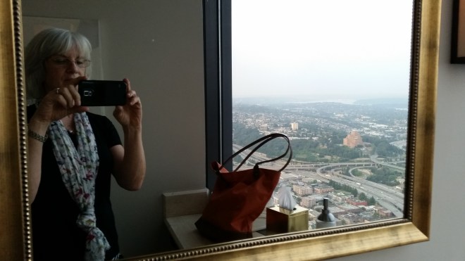 I couldn't resist the mirror shot...